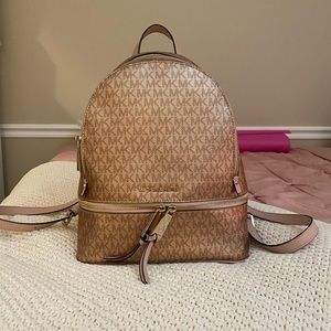 ROSE GOLD MICHAEL KORS BACKPACK
